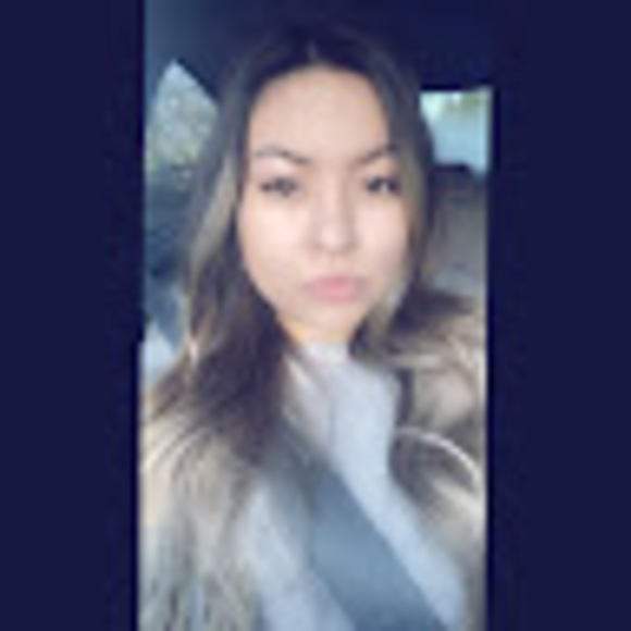 Meet your Posher, Claudialy - Picture 1 of 1